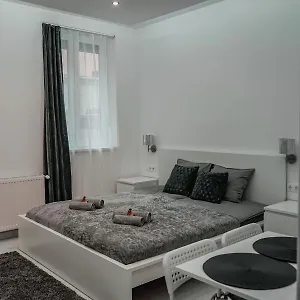 Luxury Pearl Apartment